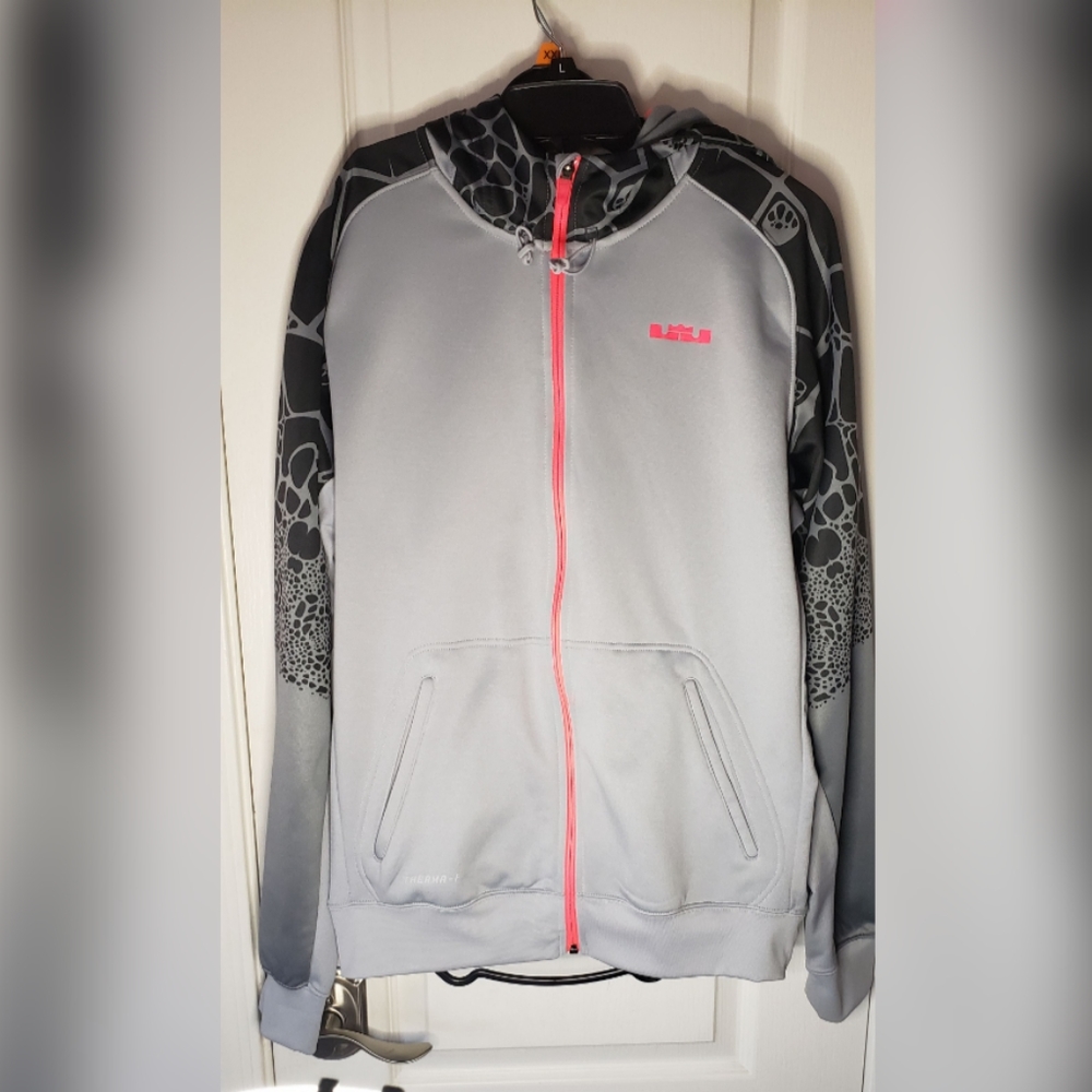 45-Nike Thema fit basketball performance hoodie M